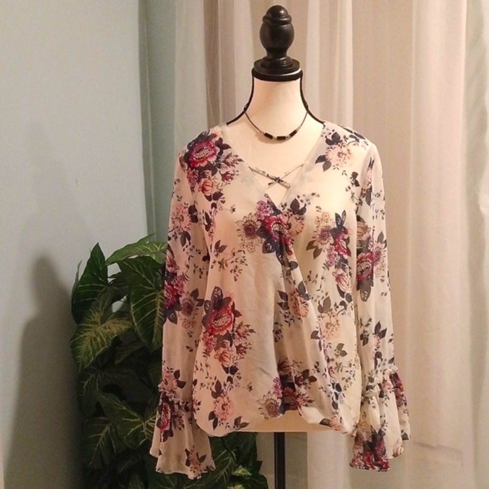 ⚜️ Pink Rose Floral Flutter Sleeve Blouse